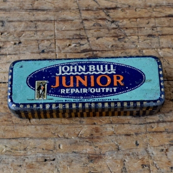 Flickzeug Blechdose "JOHN BULL JUNIOR" orig. 50er Jahre, 84 x 30 x 17 mm, ohne Inhalt 
