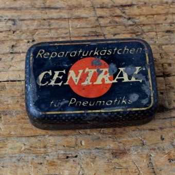 Flickzeug Blechdose "CENTRAL" orig. 30er Jahre, 68 x 46 x 22 mm, ohne Inhalt 