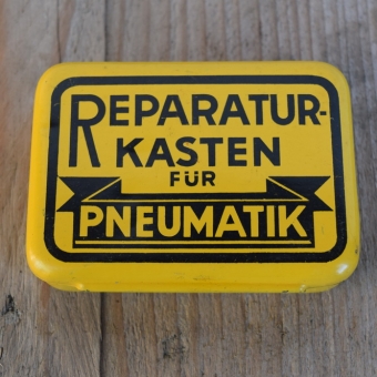 Flickzeug Blechdose "FÜR PNEUMATIK" orig. 30er Jahre, 83 x 62 x 22 mm, ohne Inhalt 