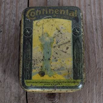 Flickzeug Blechdose "CONTINENTAL" orig. 10er Jahre, 81 x 60 x 25 mm, ohne Inhalt 