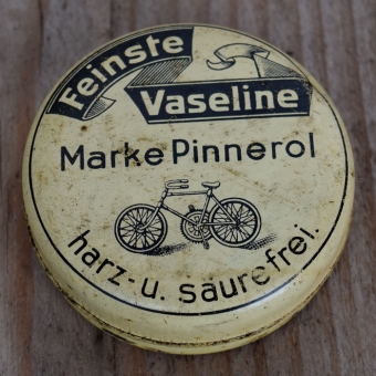 Blechdose "PINNEROL FEINSTE VASELINE" orig. 20 er Jahre, 56 x 19 mm, mit Restfett 