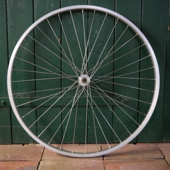 Laufrad vorn, 28 Zoll (622mm), Kastenfelge Alu, Nabe mit Schnellspanner, alte Neuware 