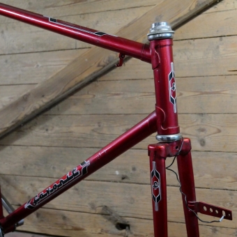 Fahrradrahmen FAVORIT, Herrenausführung für Sportrad, 27/28 Zoll, 1970er/80er Jahre, rot-metallic, gebr. 