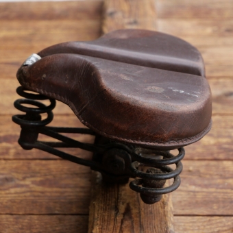 Sattel, Unisex, ANKER, Gesundheitssattel, Leder gepolstert, braun, Unterbau Holz, 30er- 50er j., gebr. 