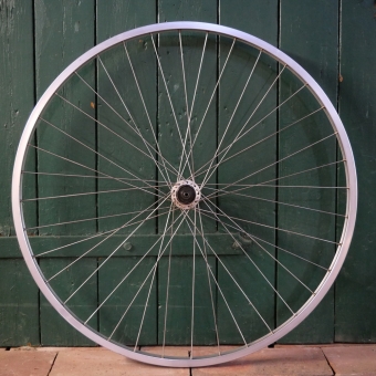 Hinterrad, 28 Zoll (622mm), für Rennrad, 80er J., WEINMANN Konkav Alu-Felge, silber, SHIMANO-Nabe, NOS 