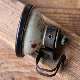 Streben-Rücklicht "Impex", orig. 30er Jahre, seltenes Modell aus weißem Kunststoff, gebr. 