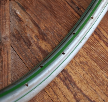 Felge, 26 Zoll (559), Stahl silber lackiert, Linierung grün, 50er J., NOS 