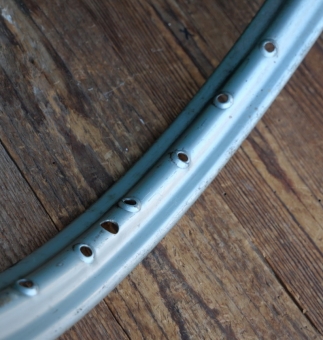 Moped-Felge MAYWEG, 26 Zoll (559), für Drahtbereifung 26 x 2.00, Stahl, silber lackiert, 30er-50er J., 36-Loch, NOS 