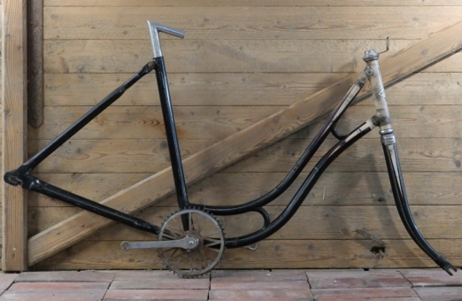 Fahrradrahmen Wittler, Damenausführung für Ballonrad, schwarz, 26 Zoll, frühe 1930er Jahre 