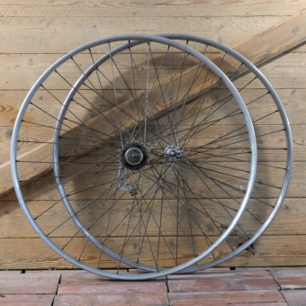 Laufradsatz, 26 Zoll, Außendurchmesser ca. 581 mm, 1920er/30er J., Wulstfelgen aus Alu, Naben F&S verchromt, gebr. 