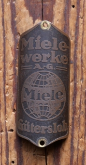 Steuerkopfschild Miele, 30er-50er Jahre, Originalschild aus Sammlungsbestand 