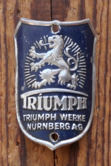 Steuerkopfschild TRIUMPH/Nürnberg, 30er Jahre, Originalschild aus Sammlungsbestand 