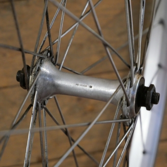 Vorderrad mit ARAYA Alu-Felge VP 20, 26 Zoll (559), 1990er J., SHIMANO-Nabe, gebr. 