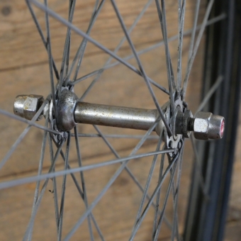 Vorderrad mit Westwood-Felge, 28 Zoll (635), schwarz, Linien gold, 70er-90er J., UNION-Nabe, gebr. 