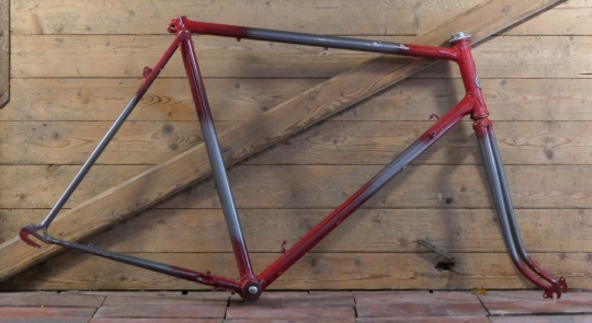 Fahrradrahmen BAUER für Sportrad, Herren, 28 Zoll, Stahl, 60er J., Neulackierung sibergrau/rot, gebr. 