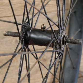 Vorderrad mit Wulst-Felge, 26 Zoll, Aussendurchmesser ca. 569 mm, schwarz, für Motorfahrrad, 20er/30er J., gebr. 