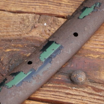 Fahrrad-Wulstfelge 28 Zoll Außendurchmesser ca. 645 mm, 10er-30er J., schwarz, Mitte grün,  gebr. 