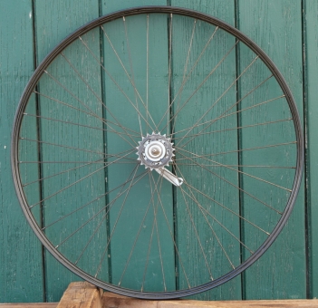 Hinterrad 28 Zoll (622) für Drahtbereifung, Bj. 1949, schwarz, Linien silber/weiß, Torpedo Nabe, gebr. 