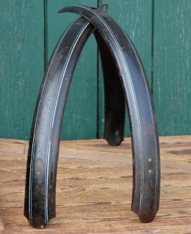 Schutzbleche Satz, 26 Zoll, Herrenausführung für Tourenrad, 30er-50er J., schwarz, Linien blau/weiß, gebr. 