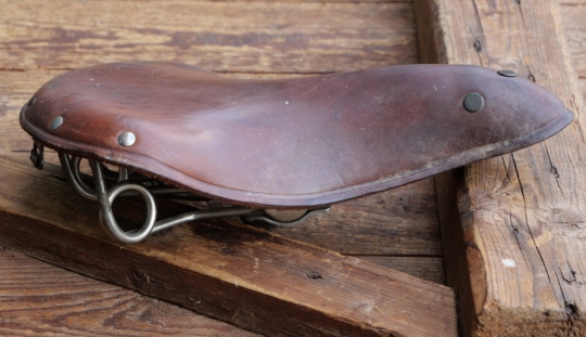 Sattel MÖVE, Herren, Leder, braun, Gestell verchromt, original DDR 60er-80er Jahre, für Sportrad, gebr. 