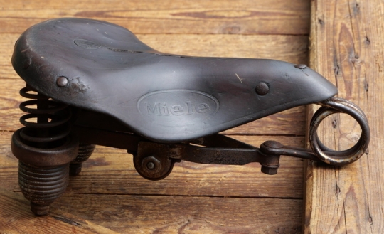 Sattel MIELE, Herren, Leder, braun, Gestell verchromt, original 30er Jahre, gebr. 