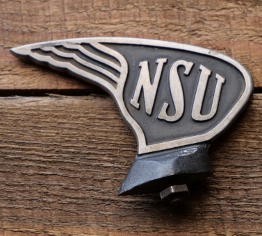 Schutzblechfigur NSU, Alu Druckguss lackiert, kleine Ausführung, ab 1938 - 40er Jahre, gebr. 