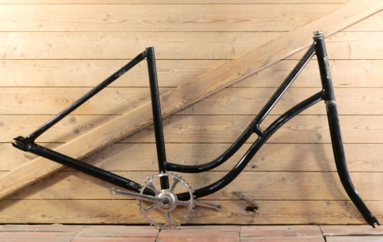 Fahrradrahmen KURIER/H. Schulze/Burg, für Tourenrad, Damen, 28 Zoll, 10er/20er J., Stahl, schwarz, gebr. 