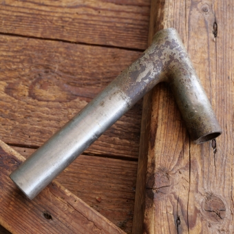 Winkelsattelstütze, Durchmesser: ca. 24,6 mm, Schaftlänge: ca 130 mm, orig. 10er-30er  Jahre, gebr. 