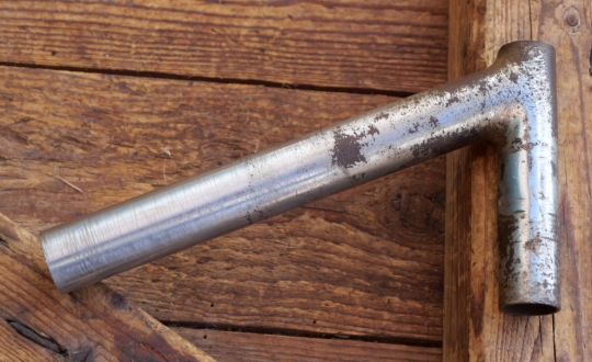 Winkelsattelstütze, Durchmesser: ca. 25,0 mm, Schaftlänge: ca 165 mm, verchromt, orig. 20er/30er Jahre, gebr. 