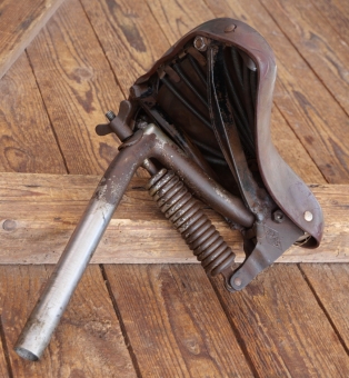 Sattel Damen, VICTORIA, schwere Zugfeder-Ausführung, verstellbar,1930er J., gebr. 